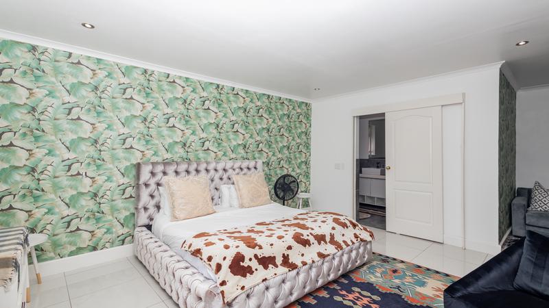 10 Bedroom Property for Sale in Constantia Western Cape